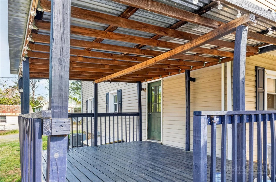 Image number 13 for the current listing