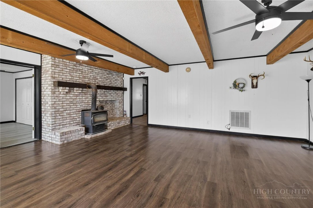 Image number 21 for the current listing