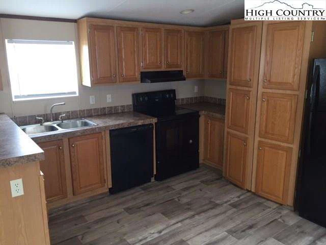 Image number 5 for the current listing