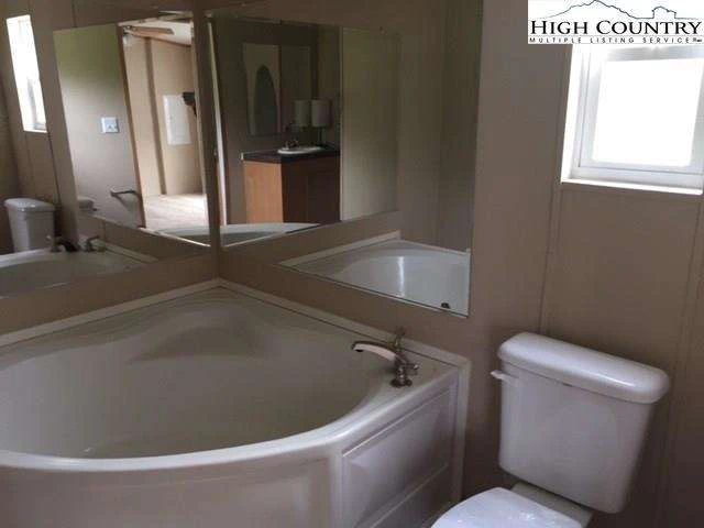 Image number 9 for the current listing
