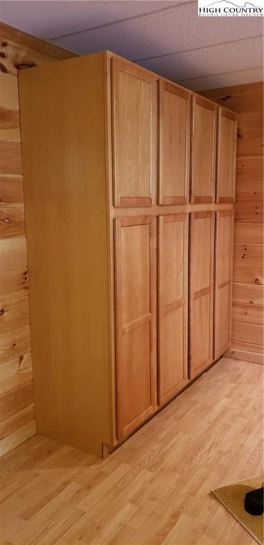 Image number 18 for the current listing