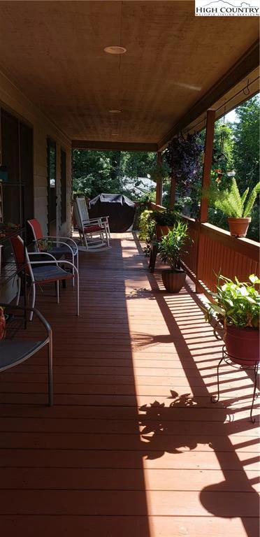 Image number 22 for the current listing