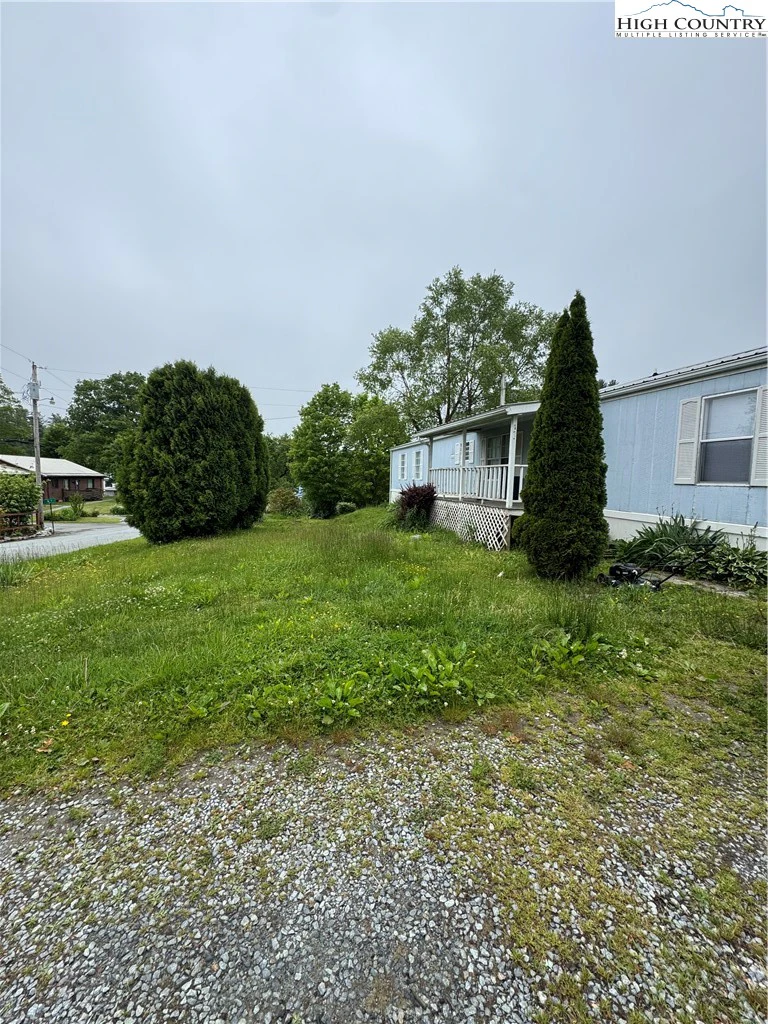 Image number 8 for the current listing