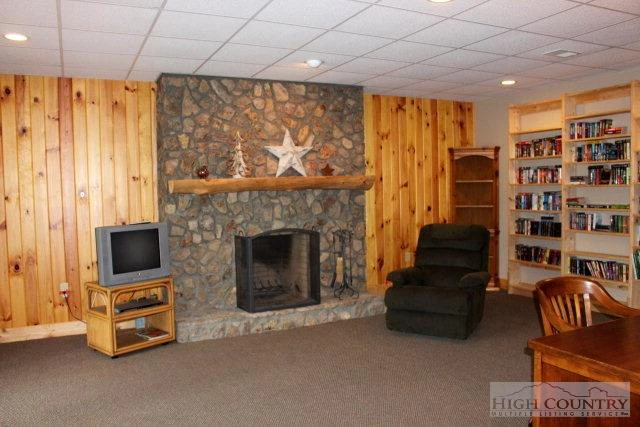 Image number 5 for the current listing
