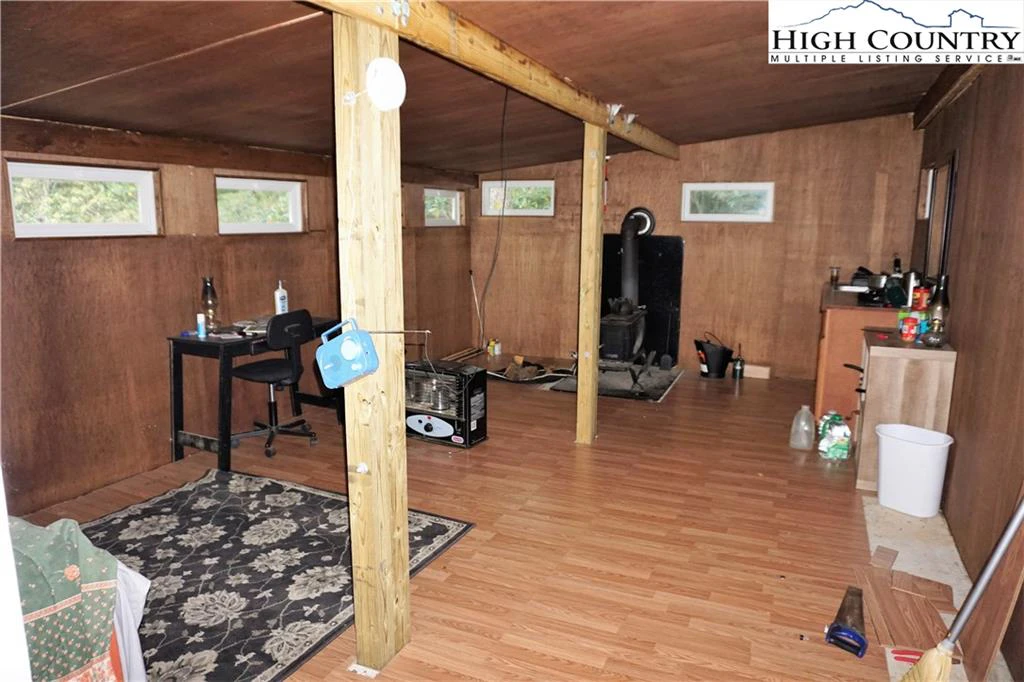 Image number 2 for the current listing