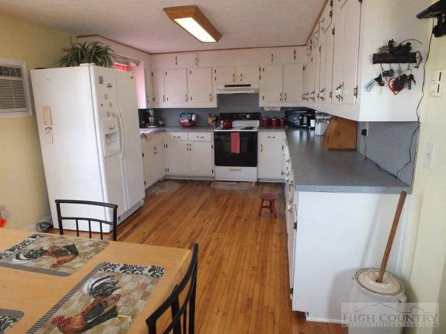 Image number 6 for the current listing