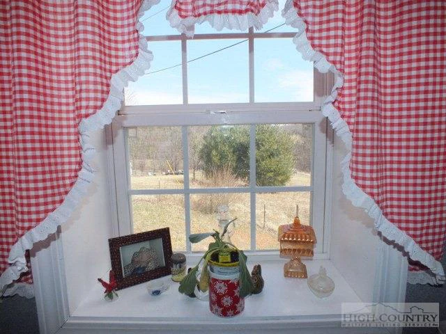 Image number 5 for the current listing