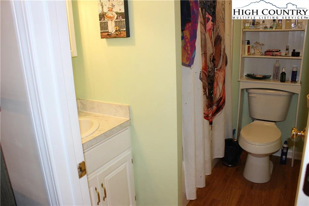 Image number 6 for the current listing