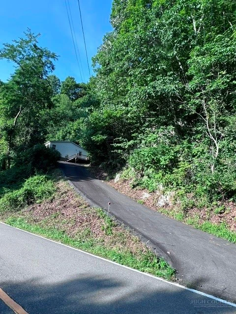 Image number 2 for the current listing