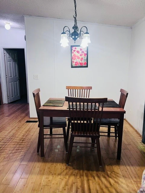 Image number 5 for the current listing