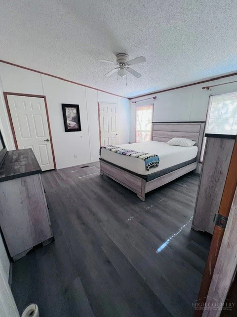 Image number 11 for the current listing