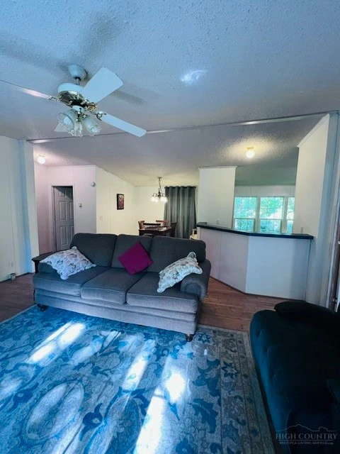 Image number 13 for the current listing