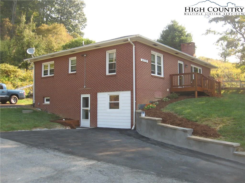 Image number 1 for the current listing