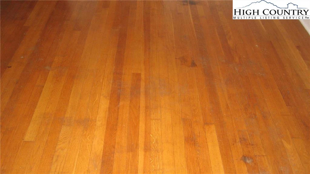 Image number 5 for the current listing