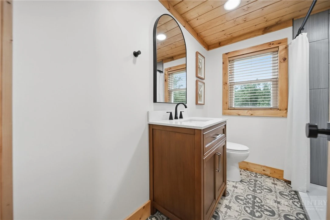 Image number 10 for the current listing