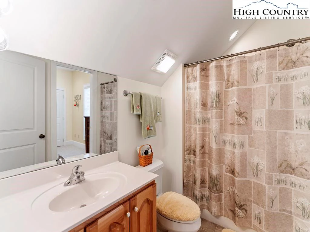 Image number 9 for the current listing