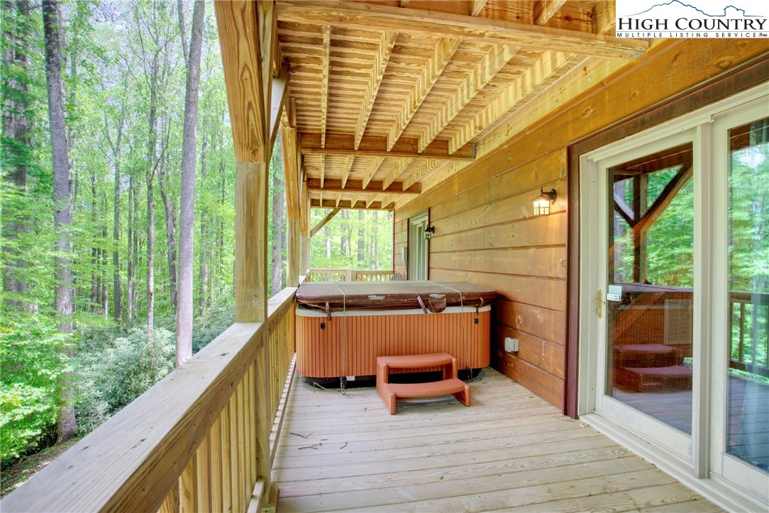 Image number 16 for the current listing