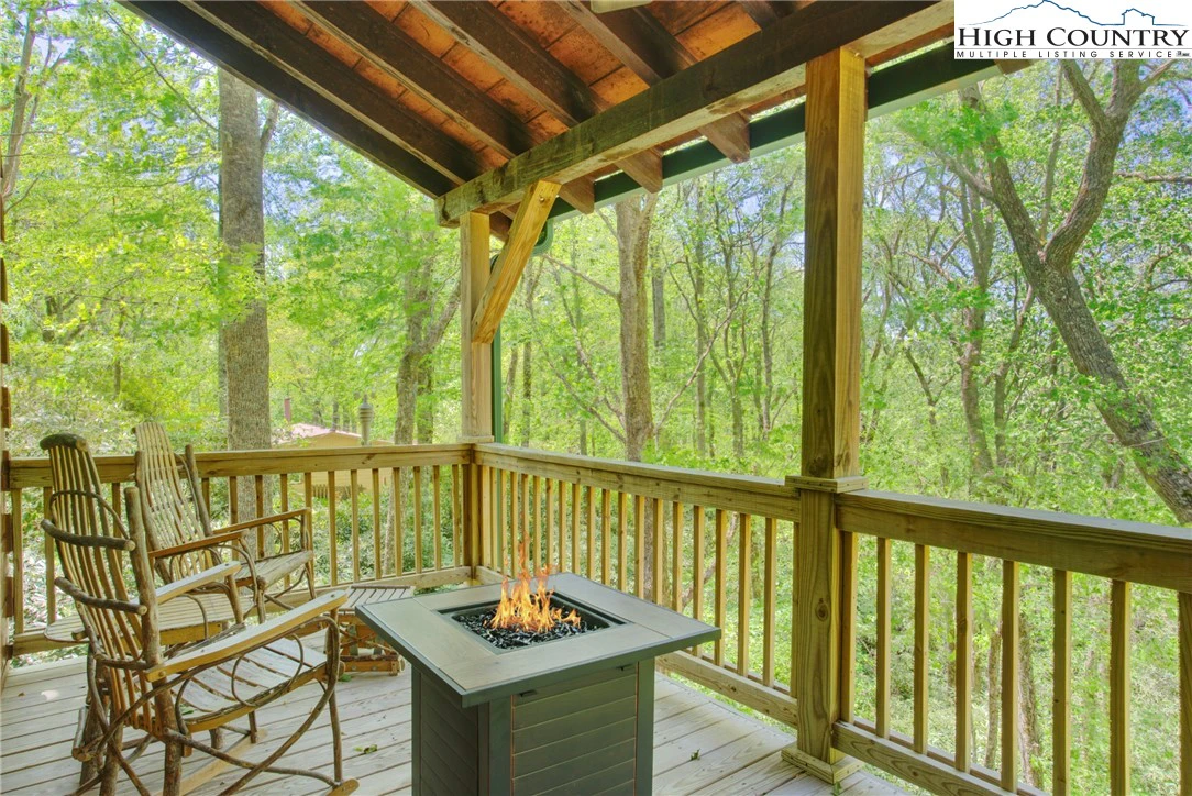 Image number 18 for the current listing