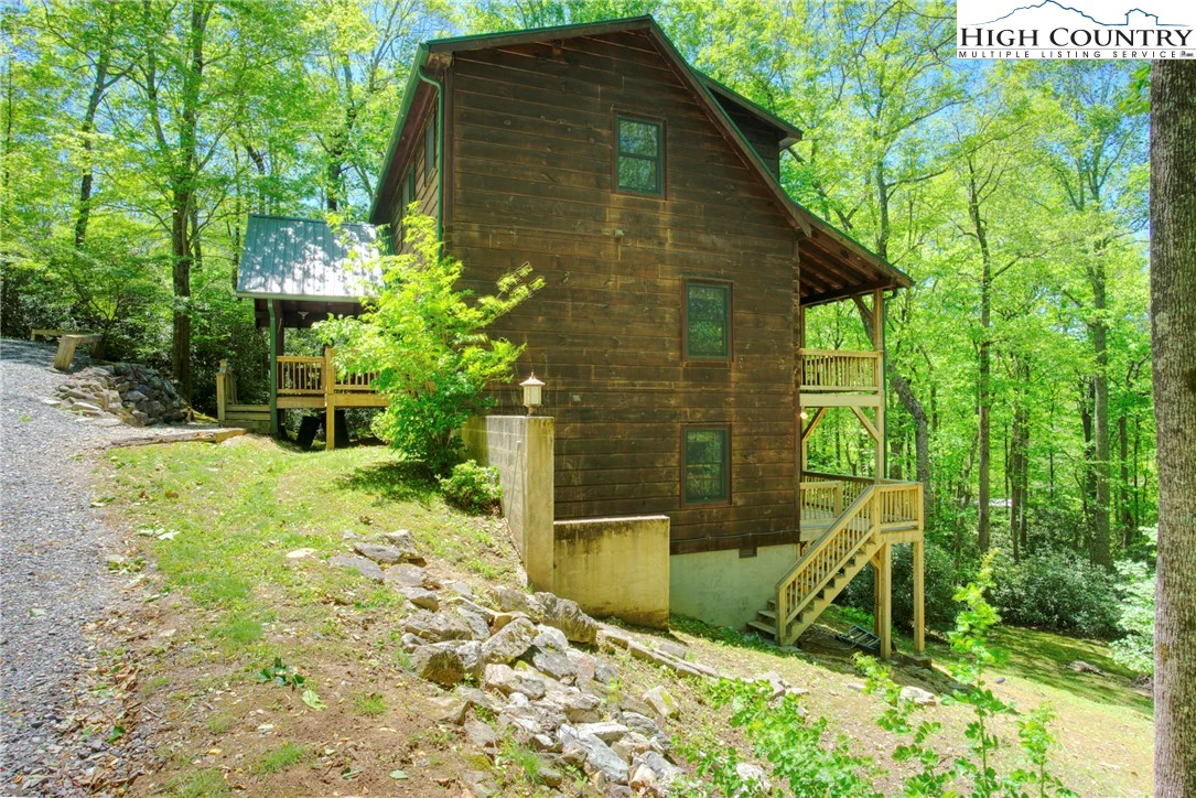 Image number 19 for the current listing