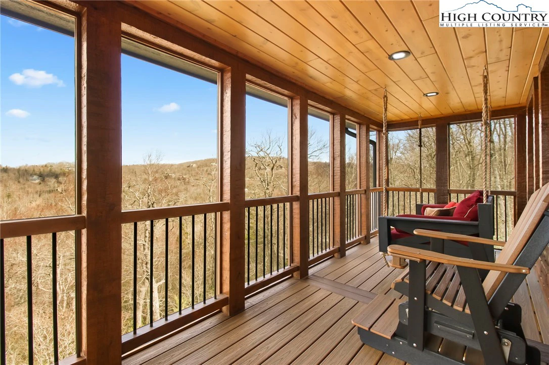 Image number 1 for the current listing