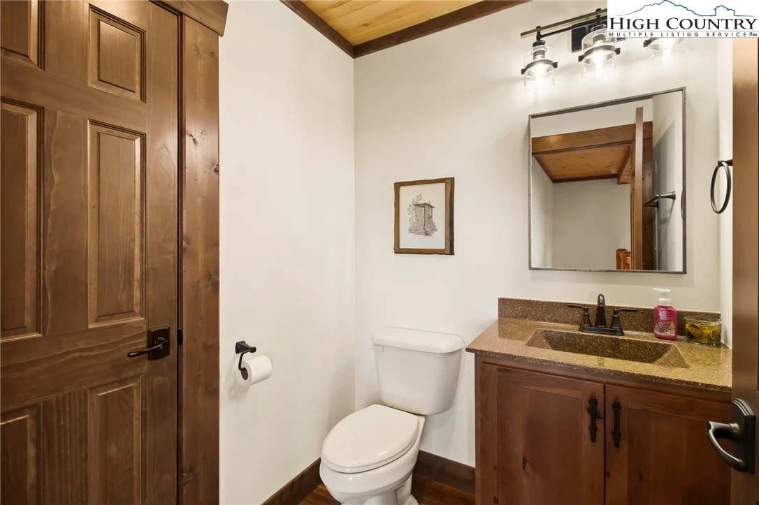 Image number 3 for the current listing