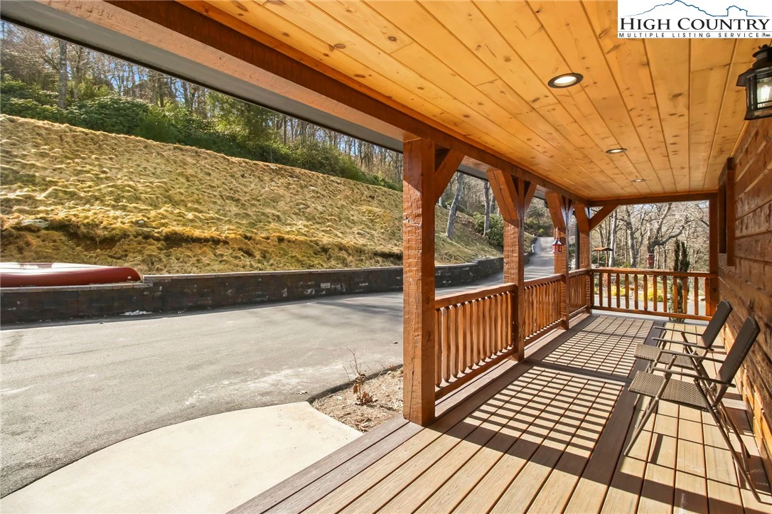 Image number 8 for the current listing
