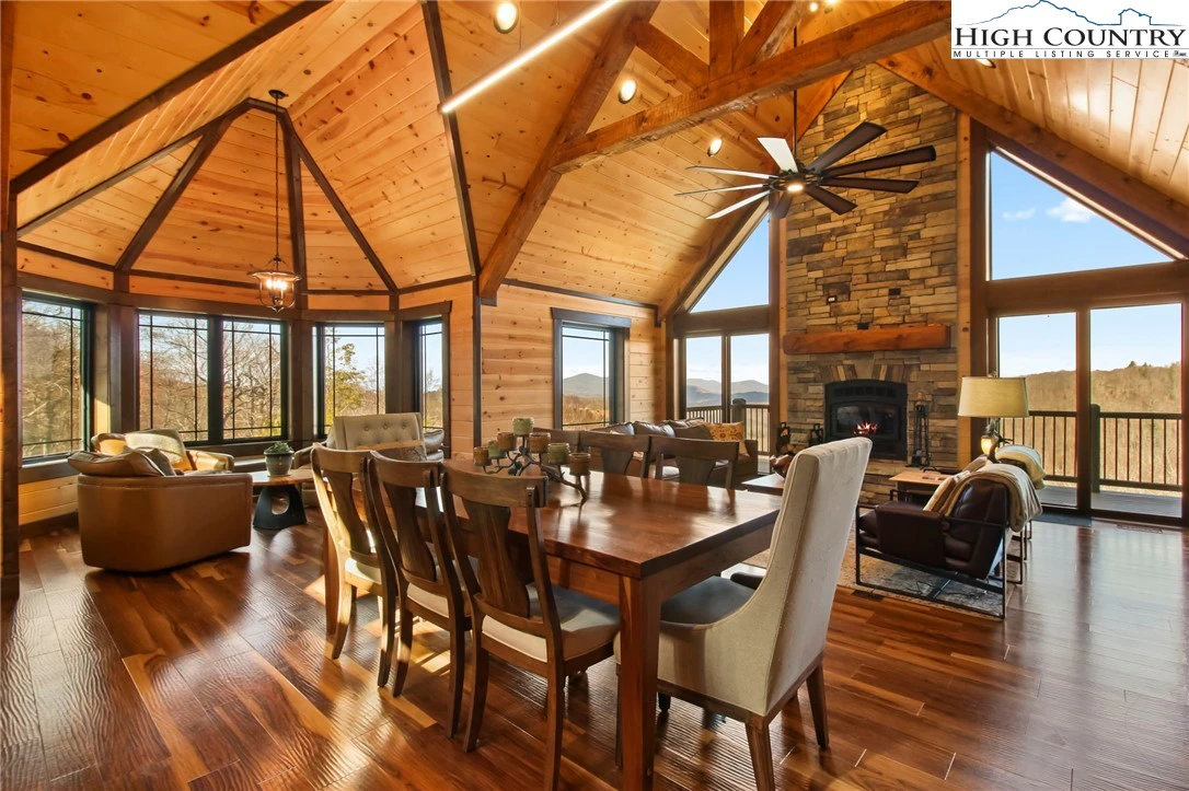 Image number 2 for the current listing