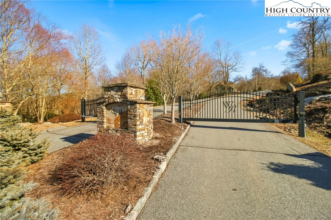 Image number 13 for the current listing
