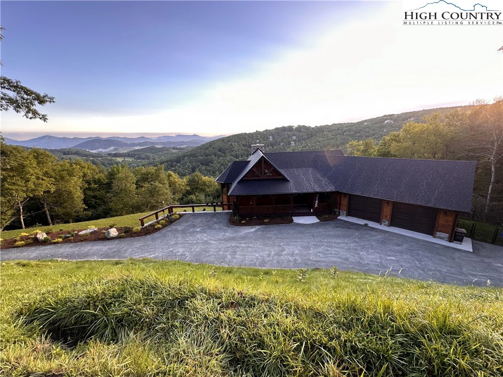 Image number 19 for the current listing
