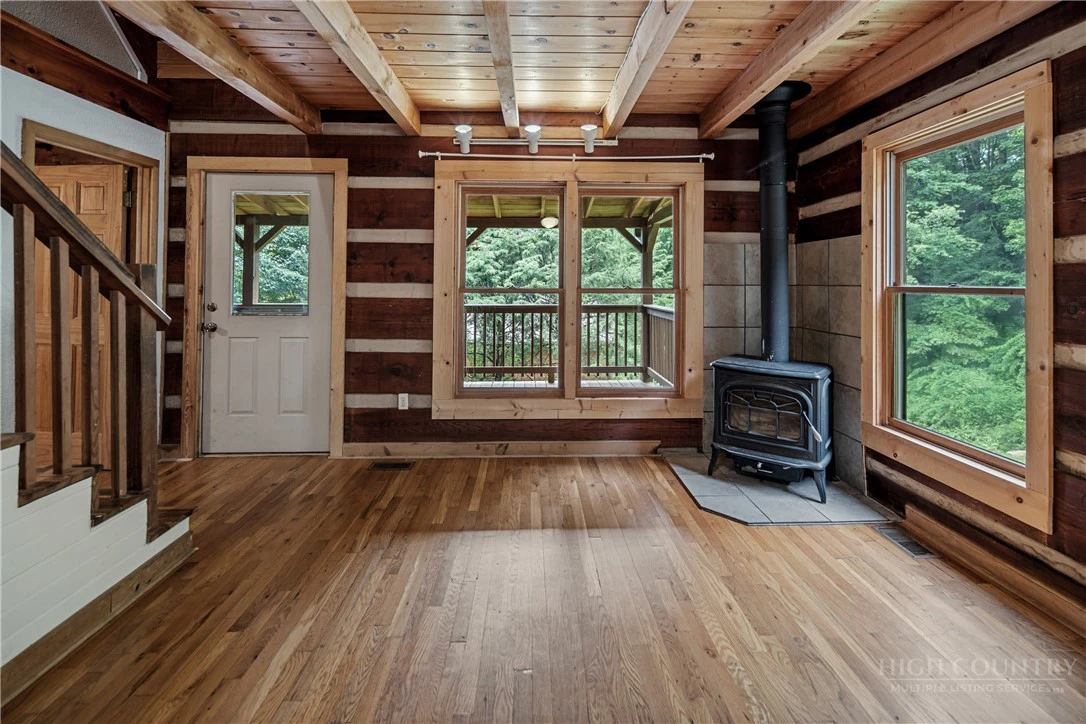 Image number 2 for the current listing