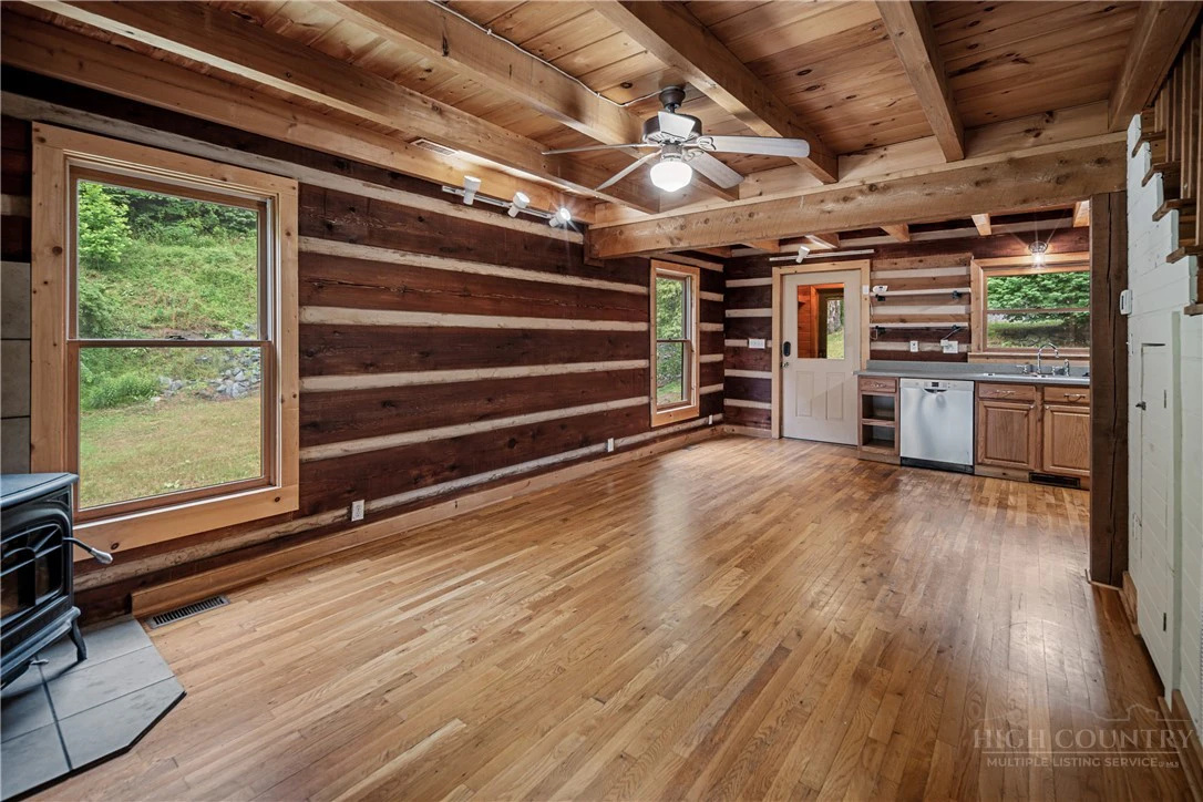 Image number 4 for the current listing
