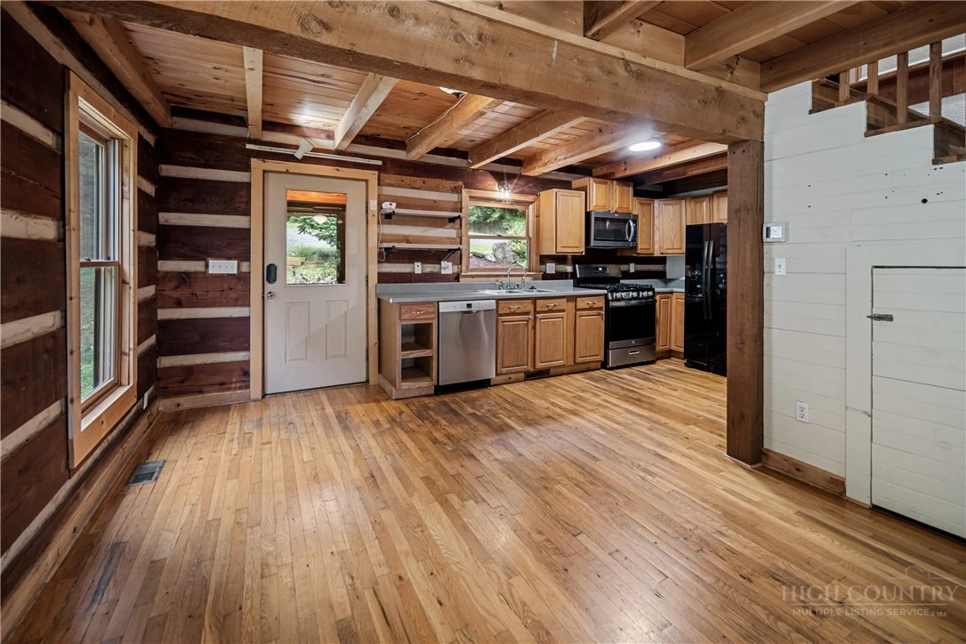 Image number 5 for the current listing