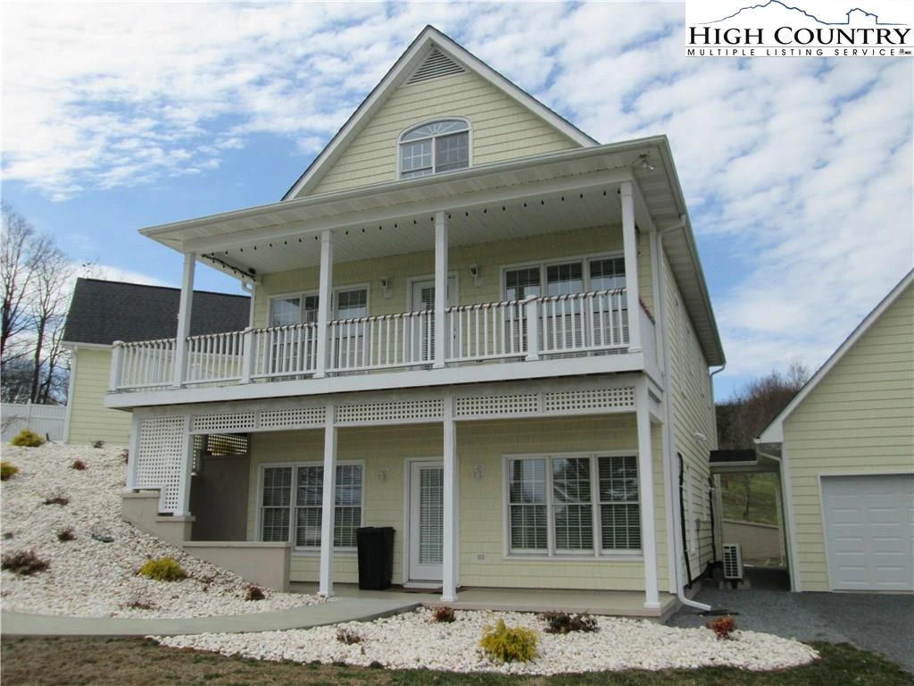 Image number 1 for the current listing