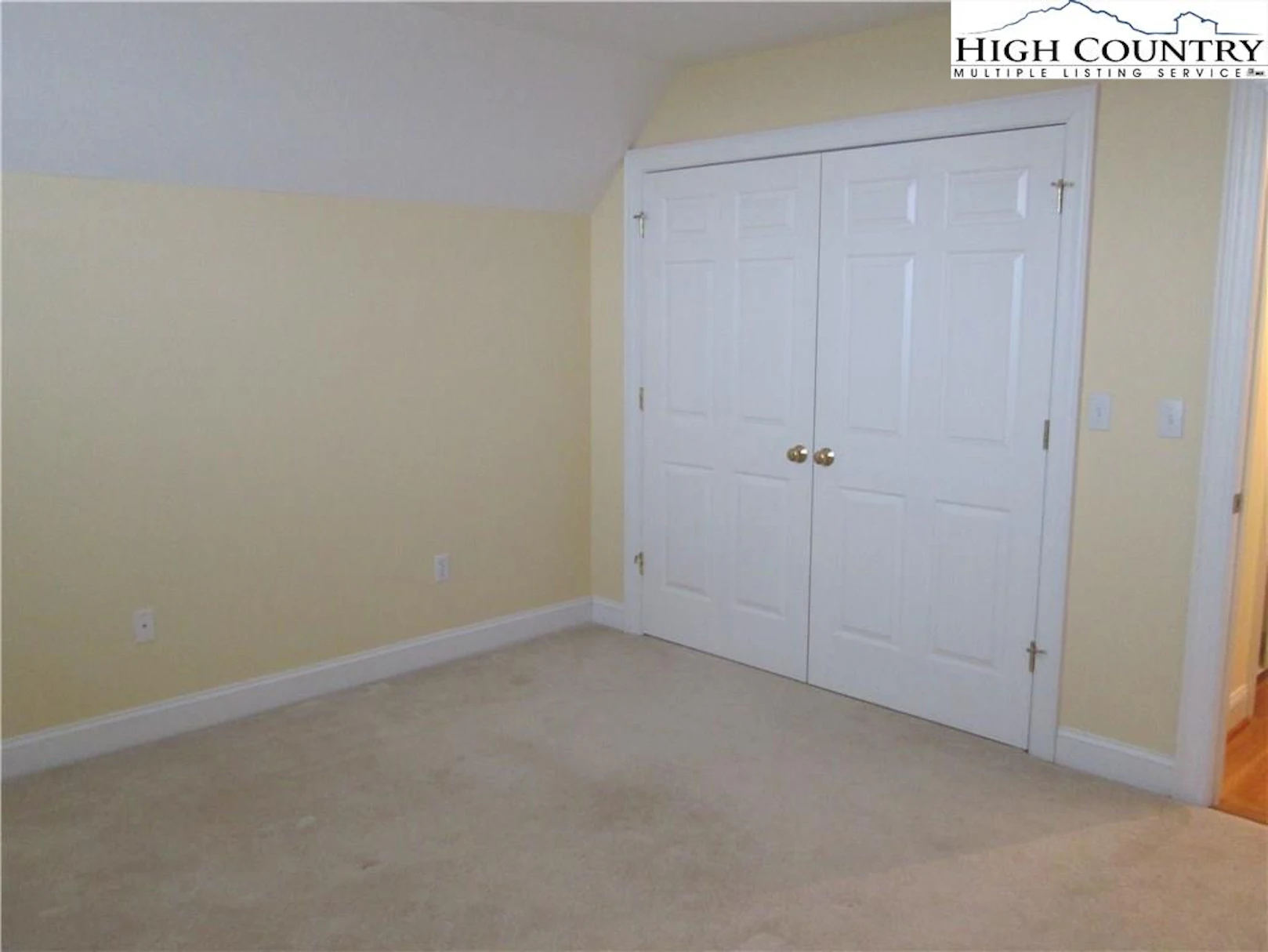 Image number 12 for the current listing
