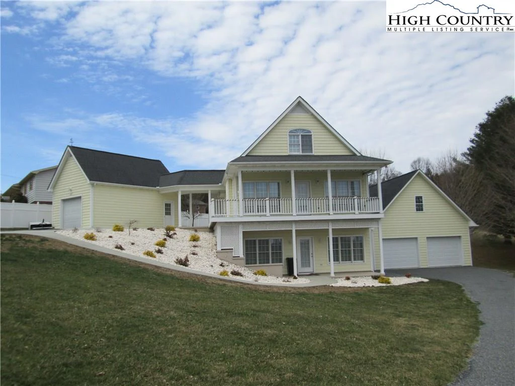 Image number 3 for the current listing