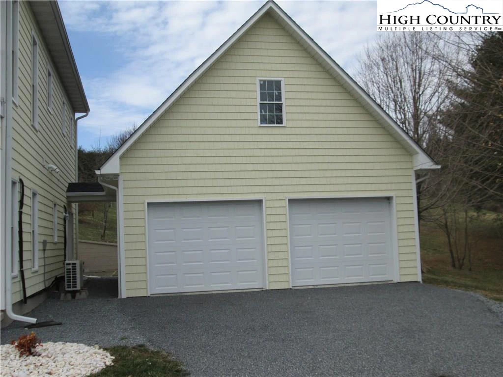 Image number 6 for the current listing