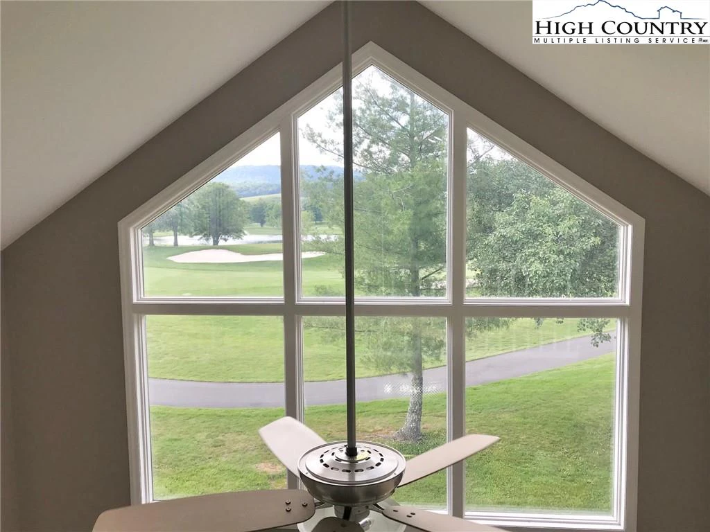 Image number 10 for the current listing