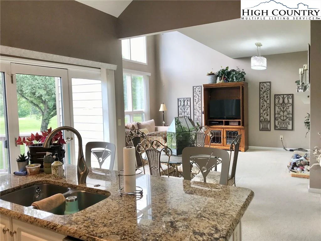 Image number 20 for the current listing