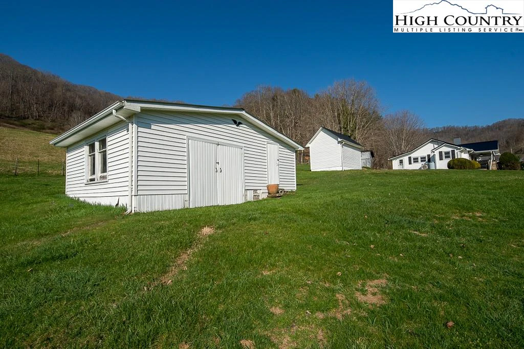 Image number 16 for the current listing