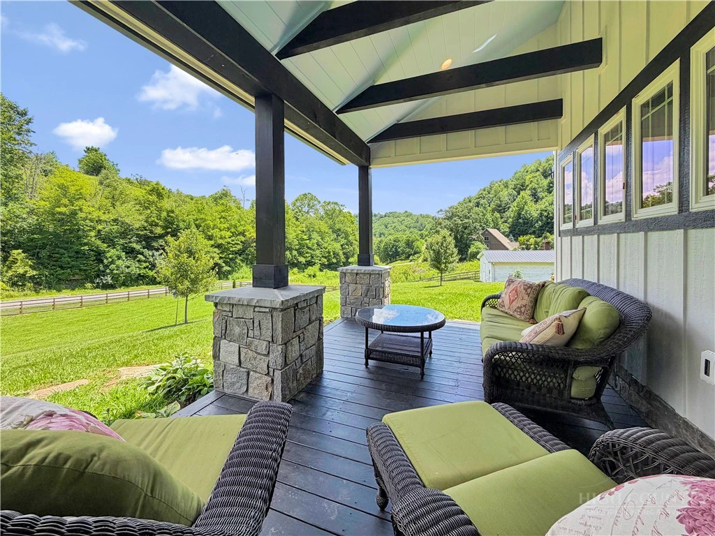 Image number 4 for the current listing