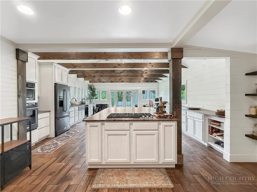 Image number 5 for the current listing