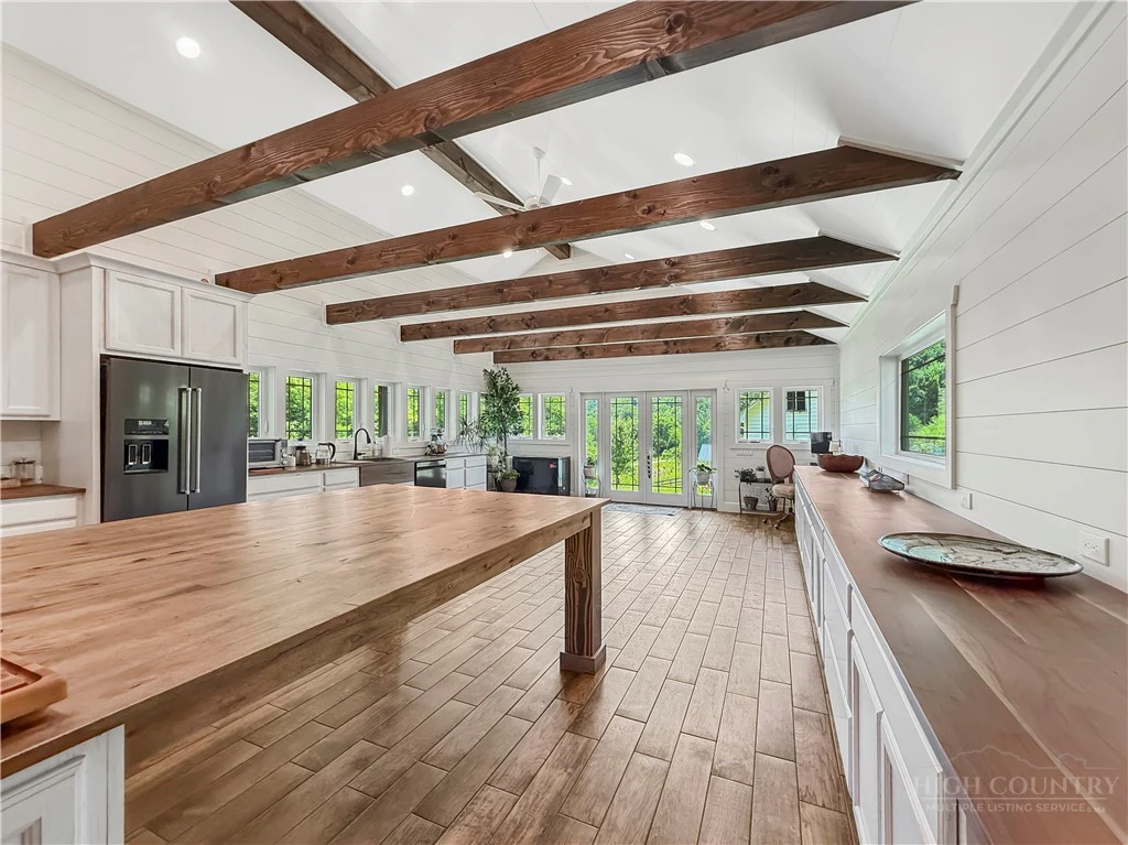 Image number 9 for the current listing