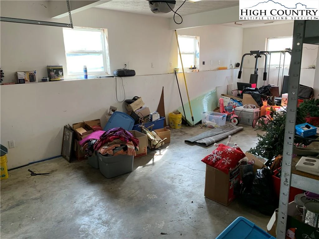 Image number 9 for the current listing