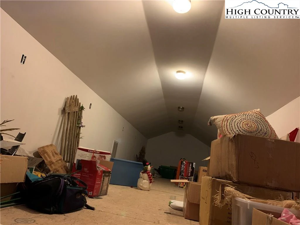 Image number 7 for the current listing