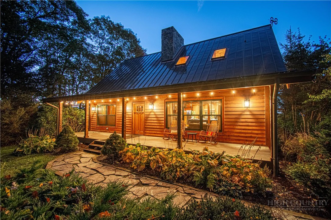 Image number 9 for the current listing