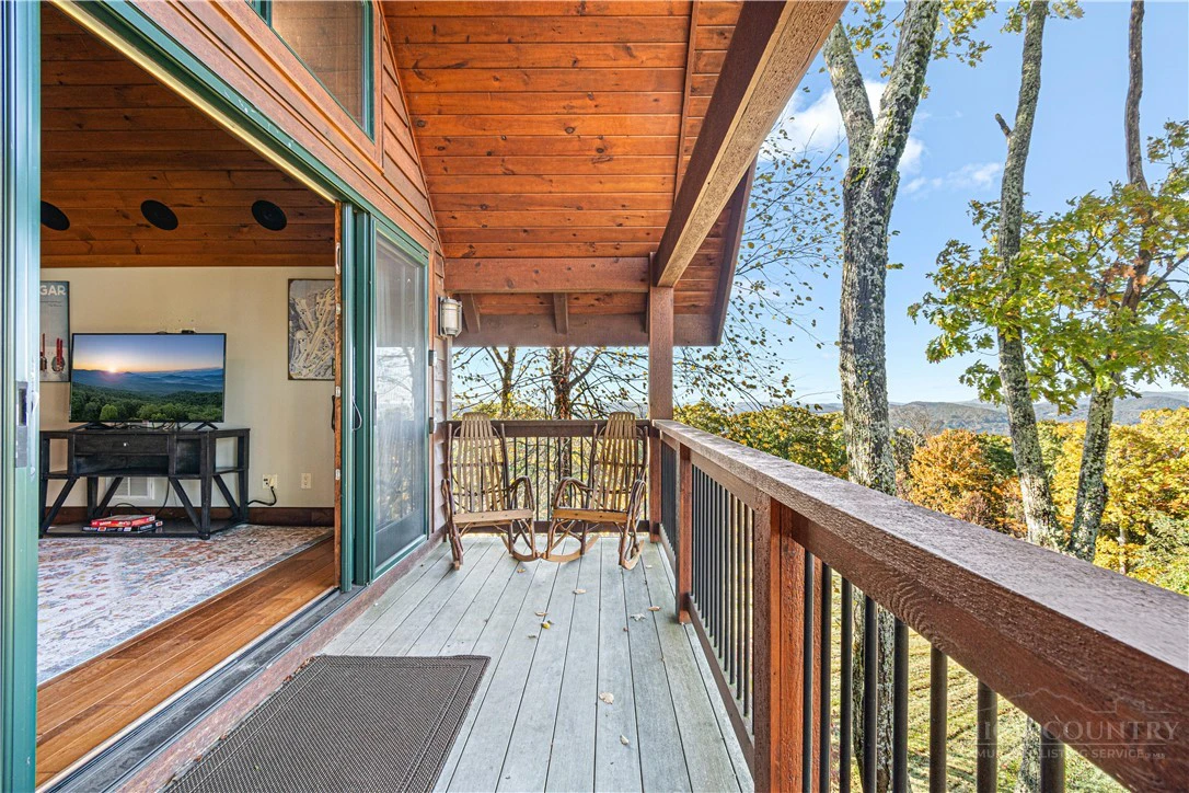 Image number 13 for the current listing