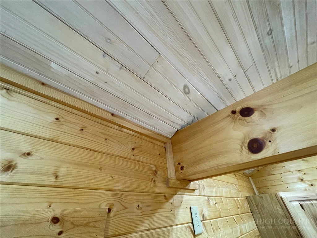 Image number 6 for the current listing