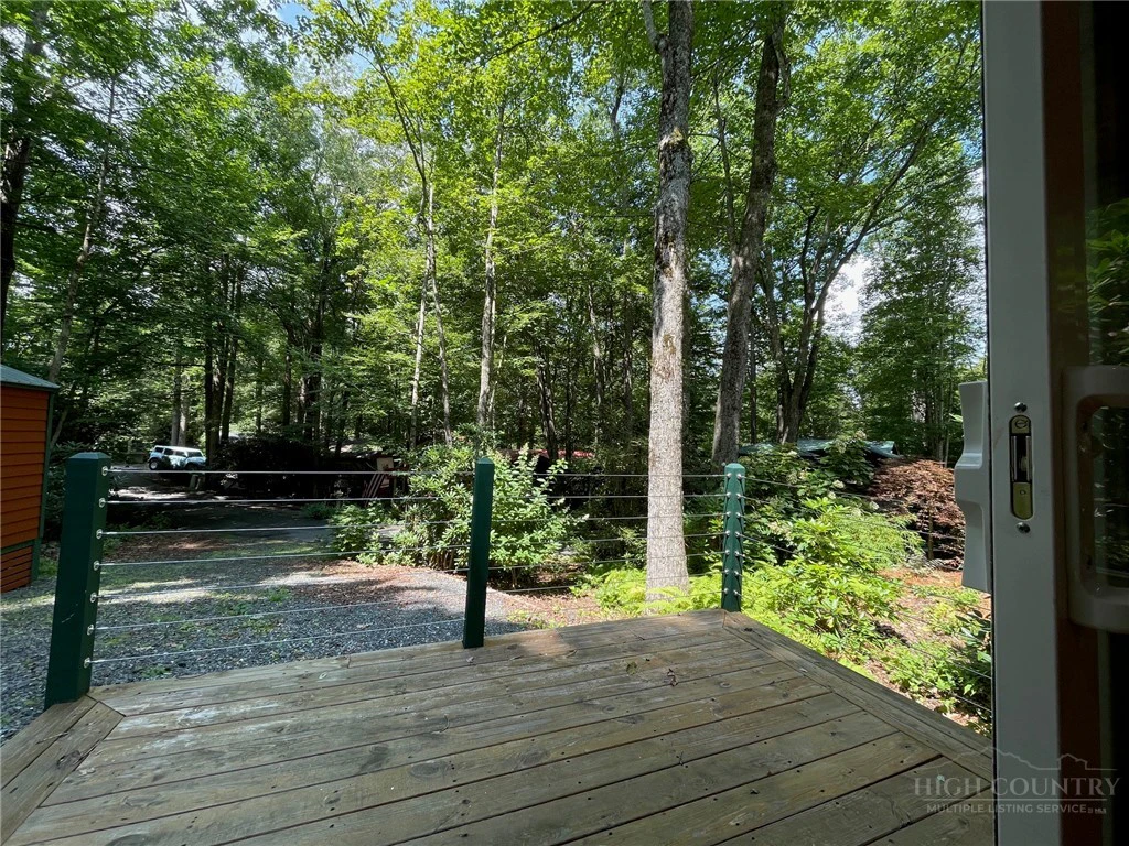 Image number 12 for the current listing