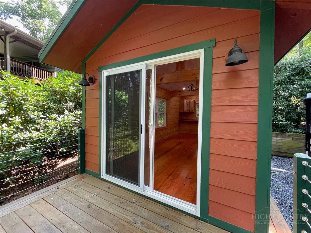 Image number 11 for the current listing