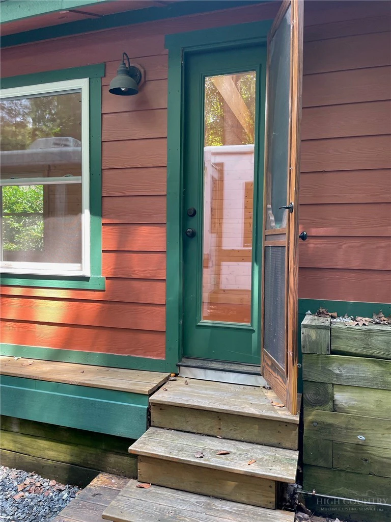 Image number 4 for the current listing